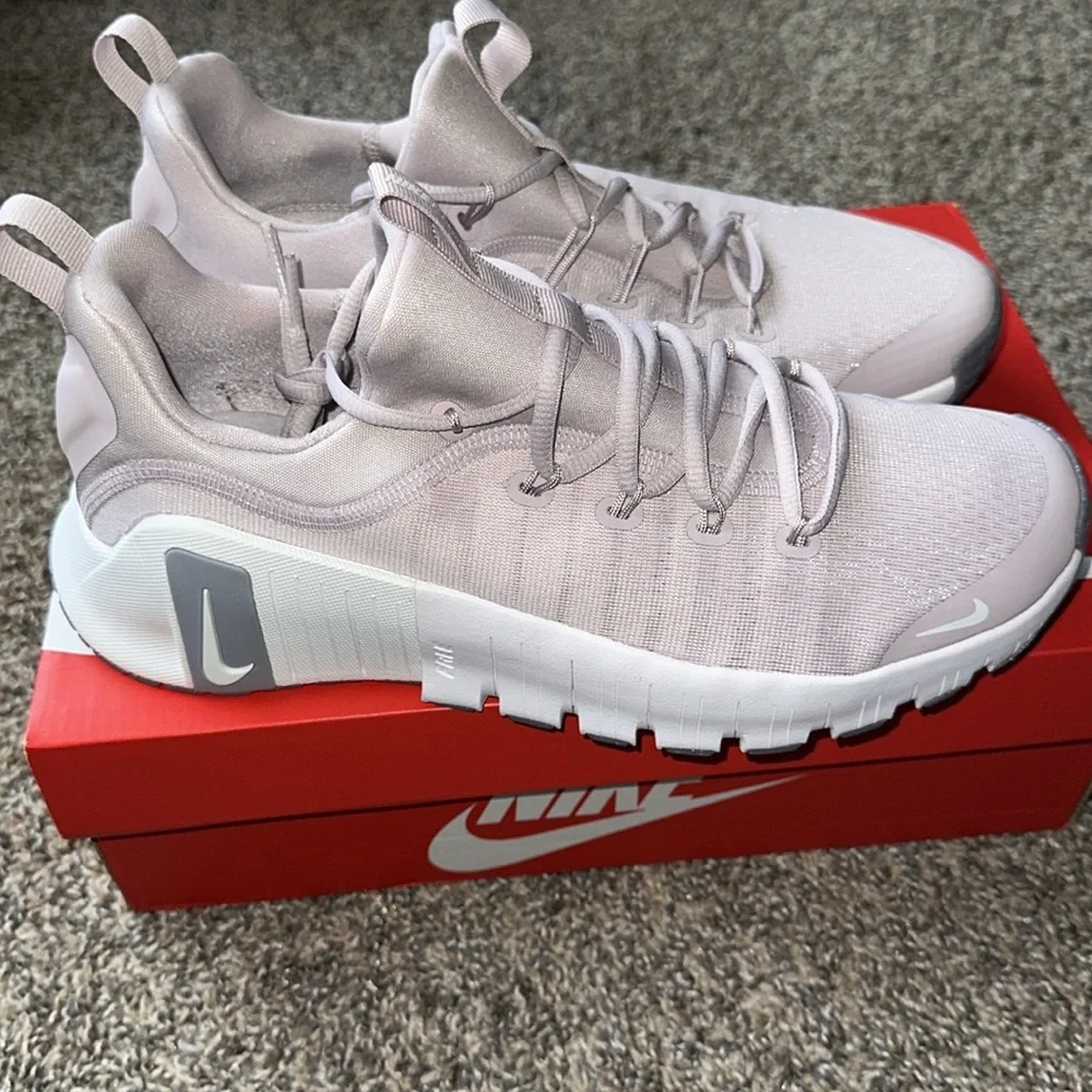 Nike step out